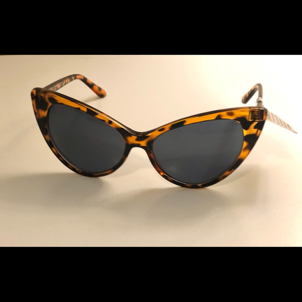 Kara & Kate Sassy Leopard Print Sunglasses
